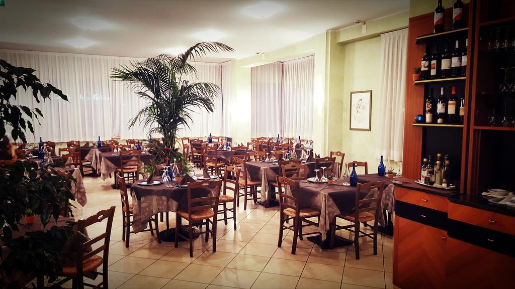 Hotel Gala Pesaro Ngoại thất bức ảnh